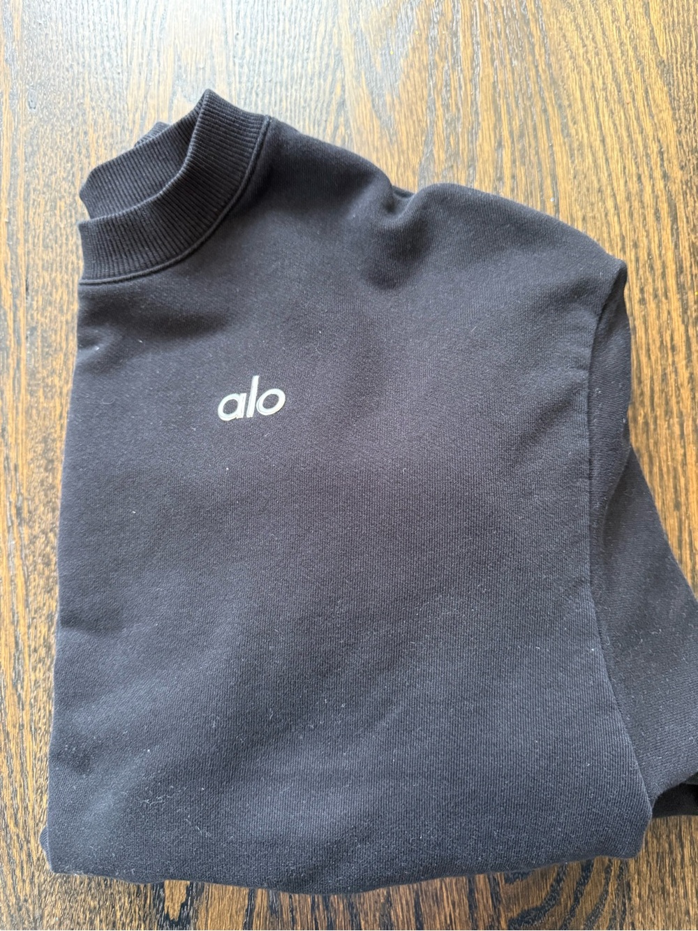 ALO Accolade straight leg sweatpant and crew neck sweatshirt set - Picture 4 of 5